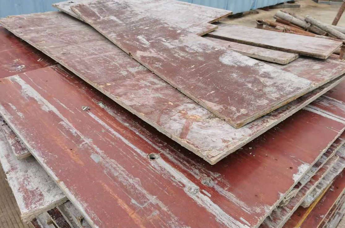 已經周轉過12次的建筑模板